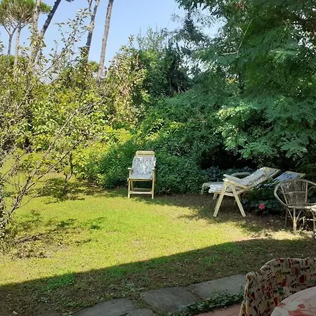 Casa Charming Immersa Nel Verde Forte dei Marmi Exterior photo